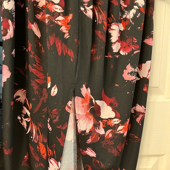 Venus black floral dress - Picture 4 of 6